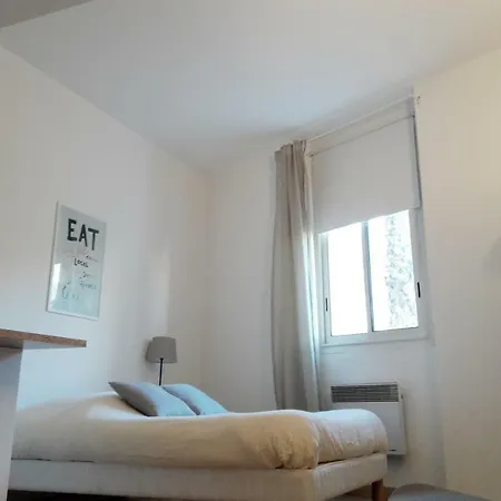 Raphael Apartment